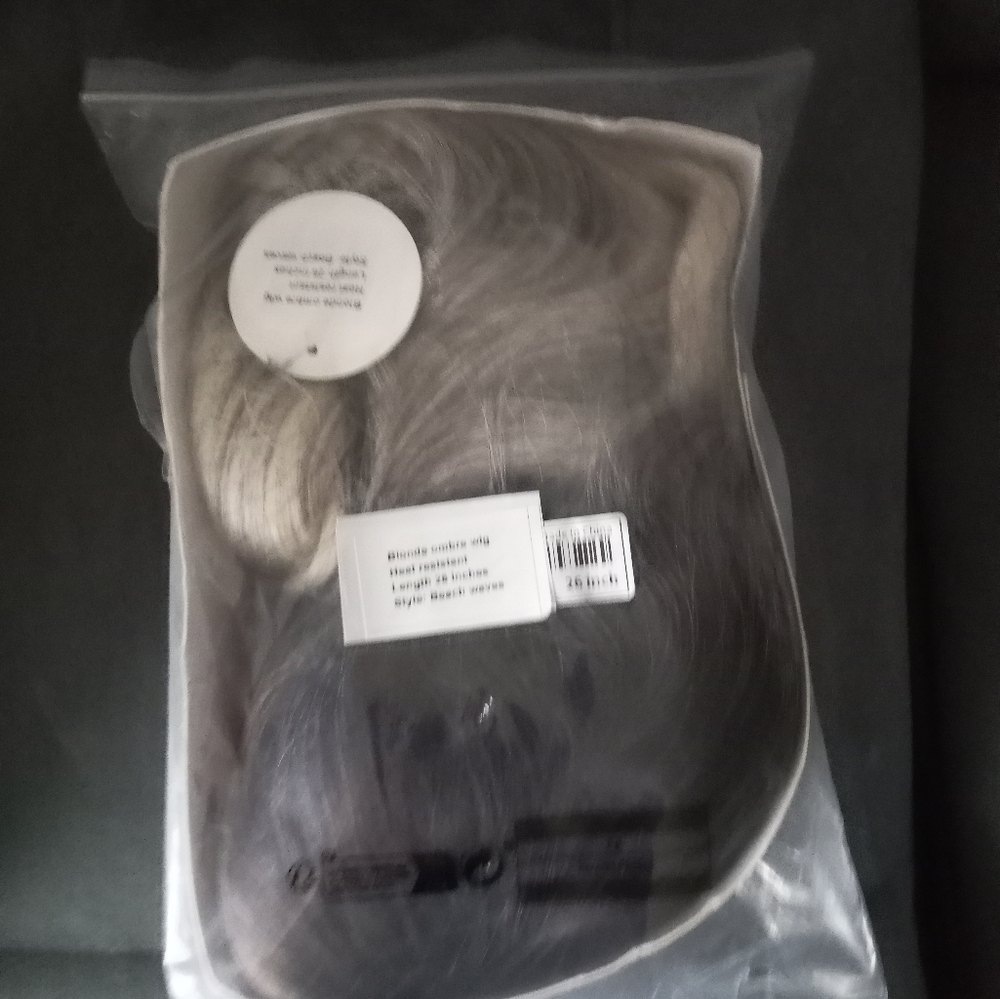 Elegant Blonde Ombre Hair Wig